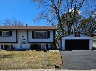 6541 Edgewood Ave N, Brooklyn Park, MN 55428