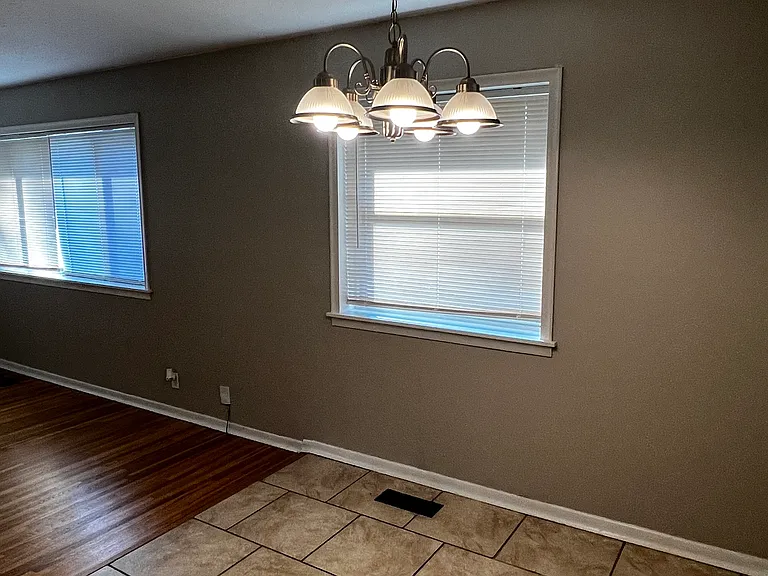 4016 Maple St — Photo 9