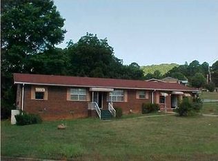 800 Crickett Ln, Anniston, AL 36201