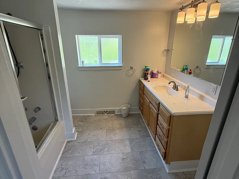 342 Madison Ave #1 — Photo 23
