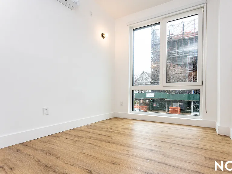 2484 Bedford Ave #2D — Photo 24