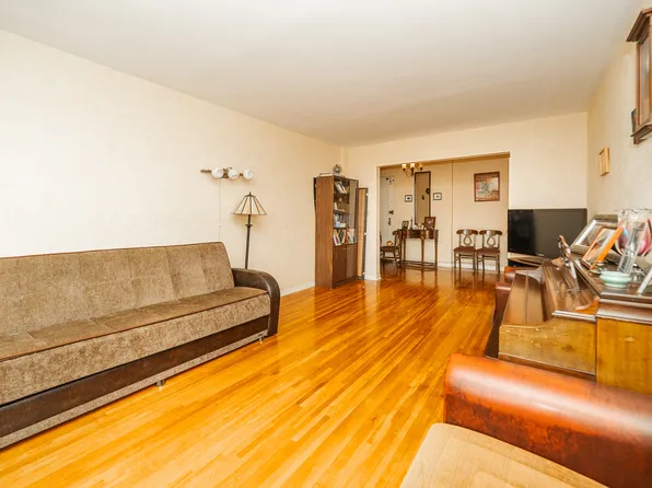 2271 Knapp Street image 6 of 24