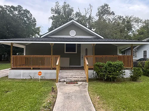 929 Saint Clair St Photo 1