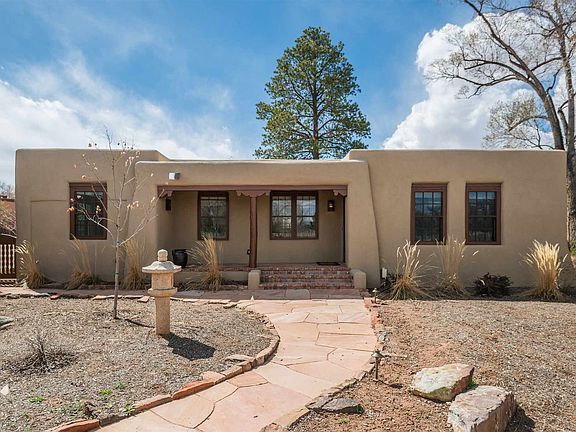 2nd image of 814 Camino Atalaya