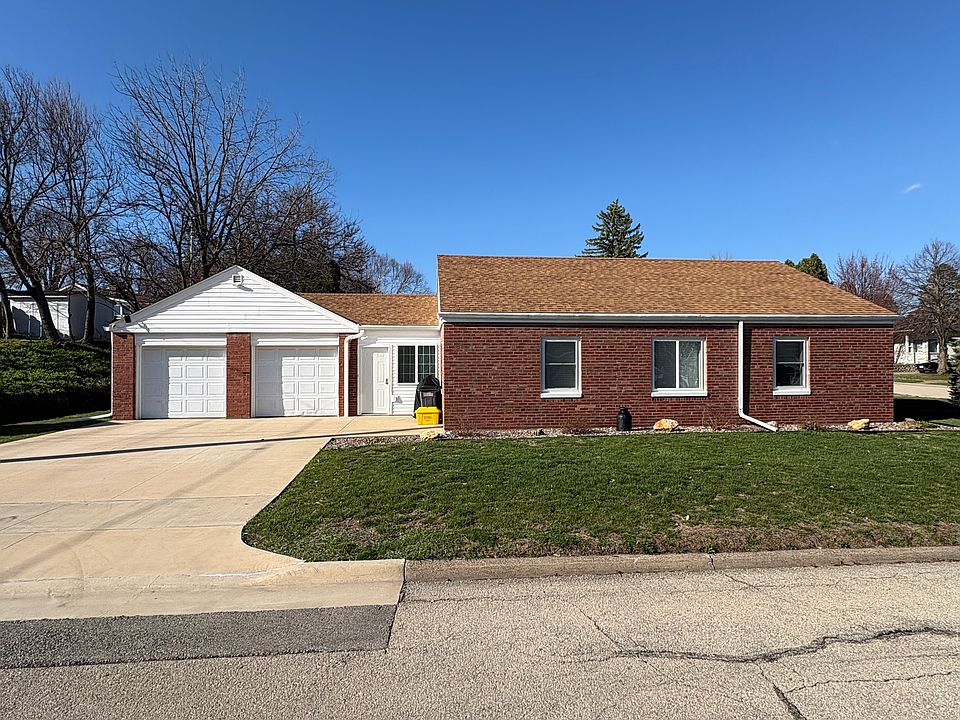 1st image of 2113 Broadlawn Rd