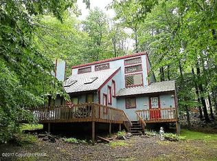 254 Mountain View Dr, Pocono Lake, PA