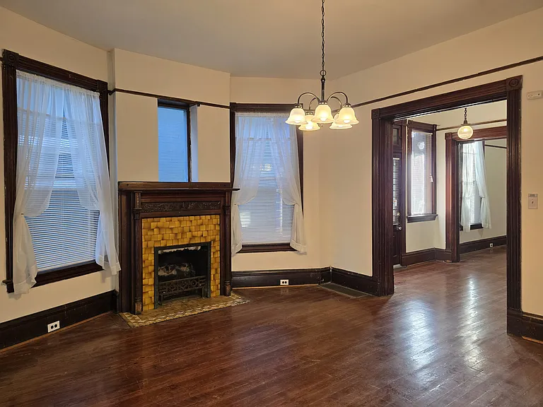 3140 Woodburn Ave — Photo 6