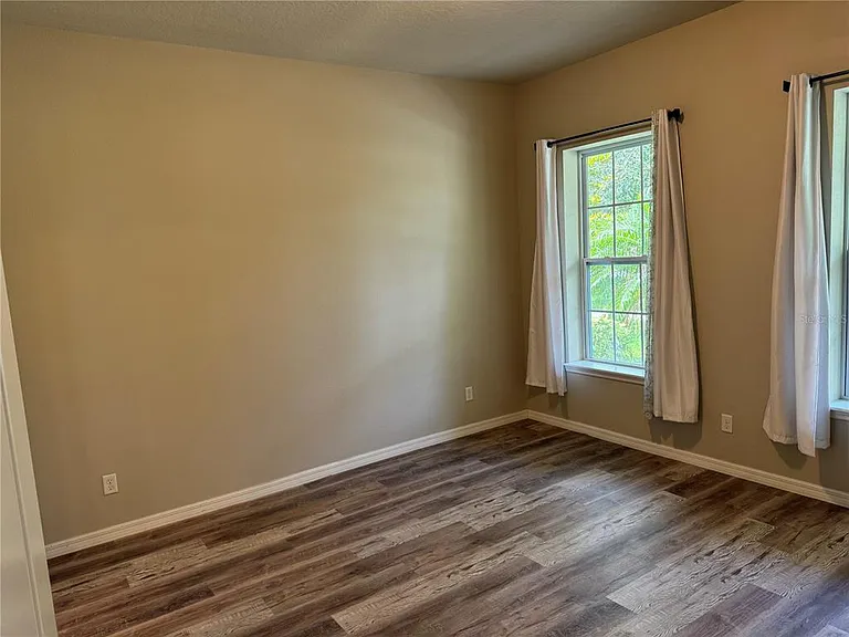 5912 Village Center Dr — Photo 10