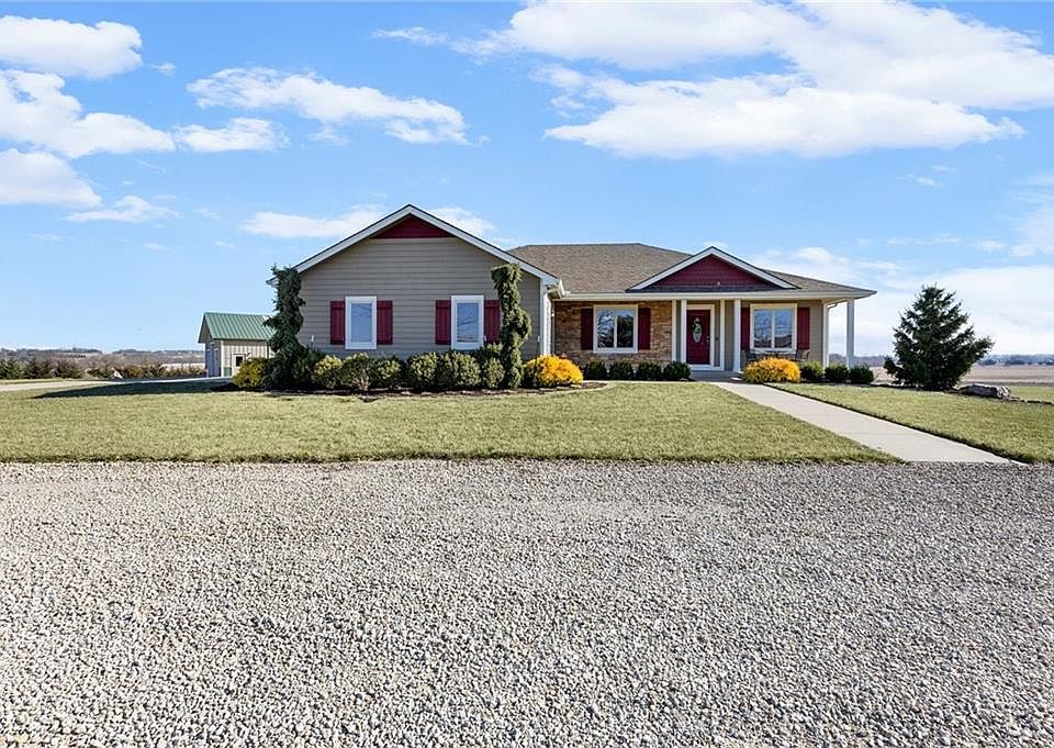 1st image of 556 N 775th Rd