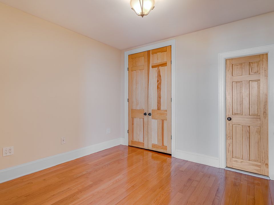 2nd image of 1305 3rd Ave APT 4R