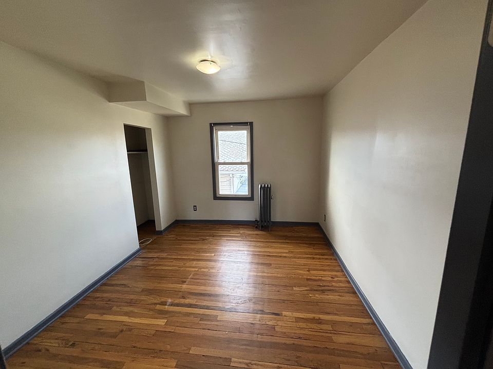 2nd image of 10000 Dequindre St Unit 3