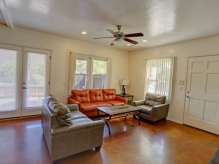 1055 N. 3rd Ave. — Photo 9