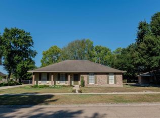 5725 Tee Dr, Zachary, LA 70791