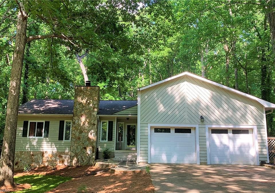 1st image of 1495 Chimney Rock Dr