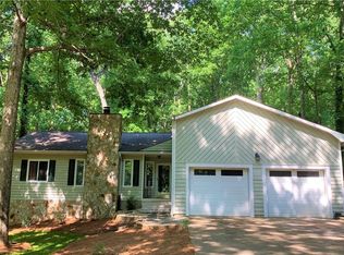 1495 Chimney Rock Dr, Kernersville, NC 27284