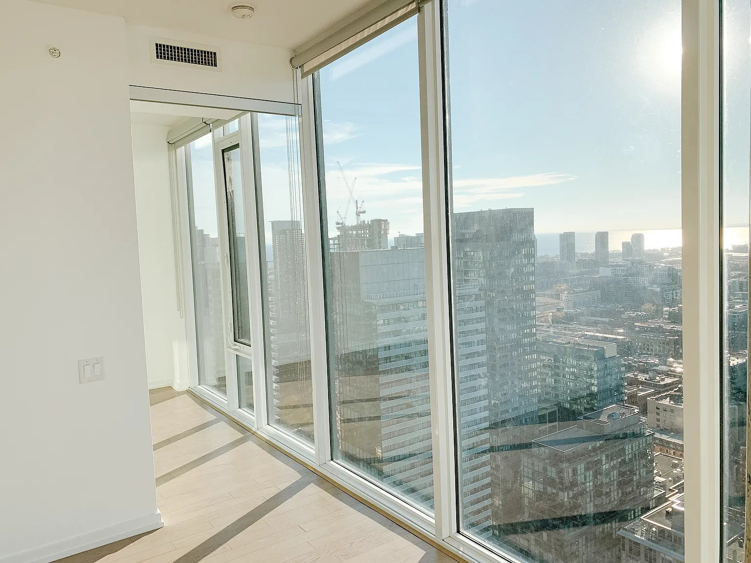 101 Peter Street Toronto — Photo 2