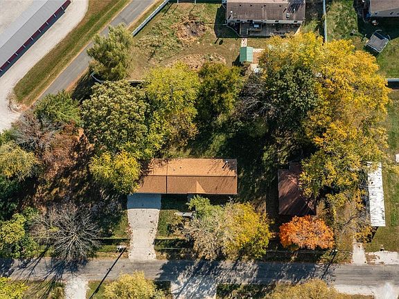 5th image of 932 Voge St