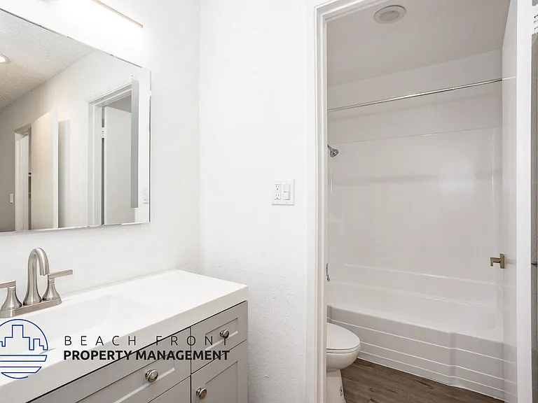 Windmill Apartments — Photo 6