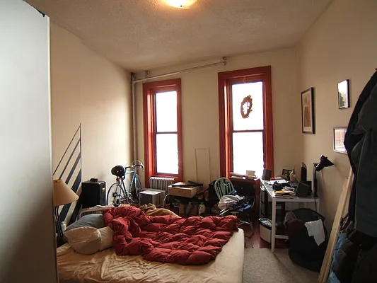 Rented by Joel Weisz, LREB | media 7