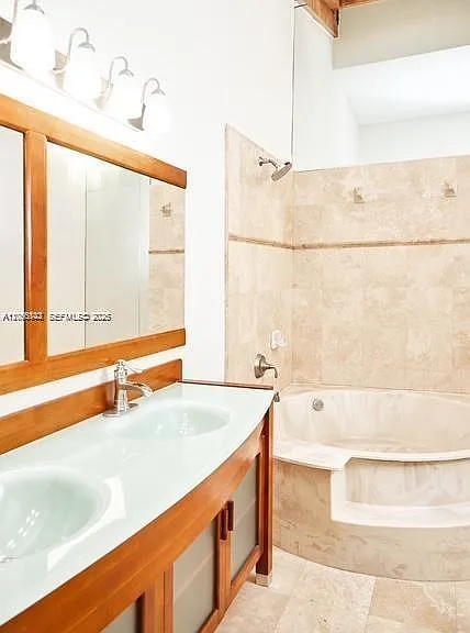 347 Leslie Dr — Photo 9