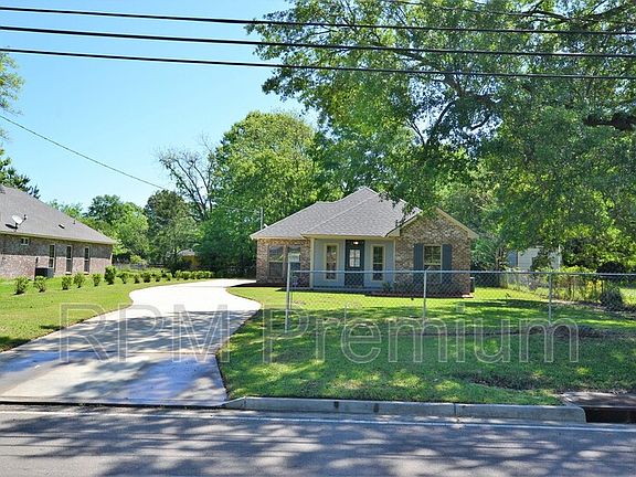 3rd image of 4836 Rollins Rd