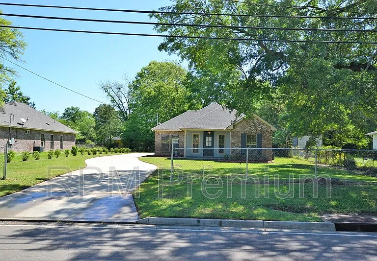 4836 Rollins Rd — Photo 3
