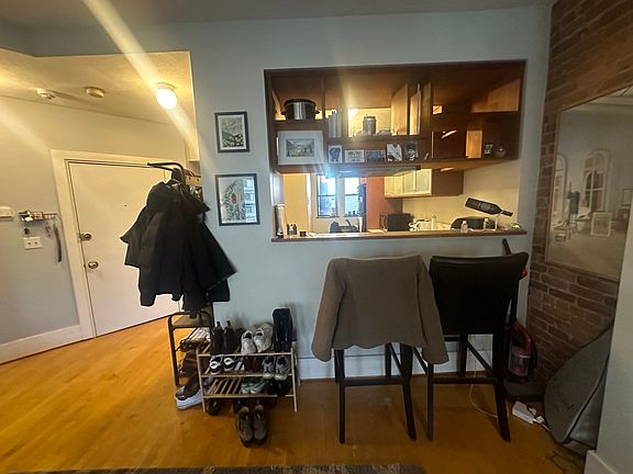 2nd image of 14 Westland Ave APT 2