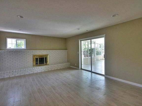 4th image of 1129 Champagne Ln