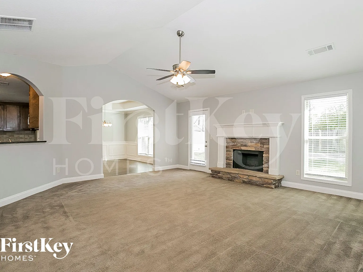 3 bed, 2.5 bath, 1963 sqft, $2,320 — Photo 4