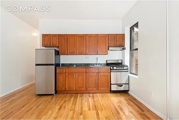 Rented by Compass | media 32