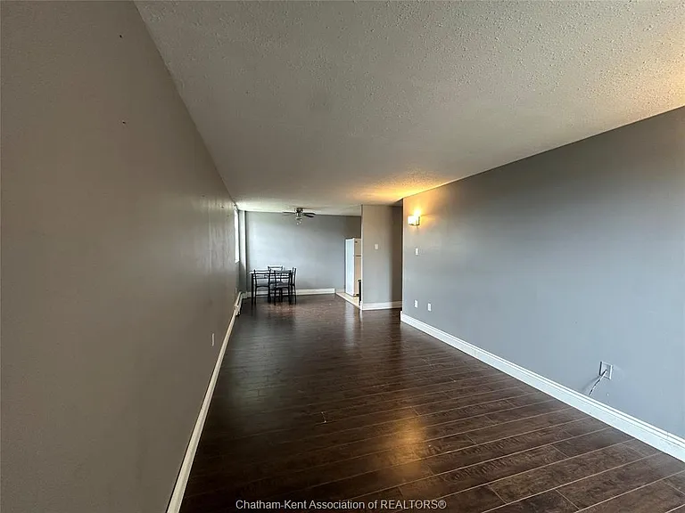 276 Merritt Ave — Photo 4