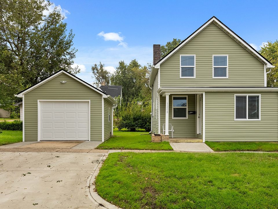 1st image of 1208 5th St