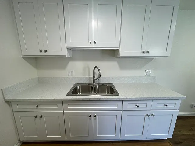 1015 W East St #F — Photo 11