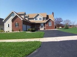 1942 Huppenthal Dr, Schererville, IN 46375