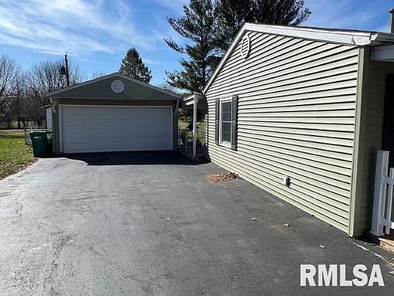 2nd image of 1465 Meadow Dr