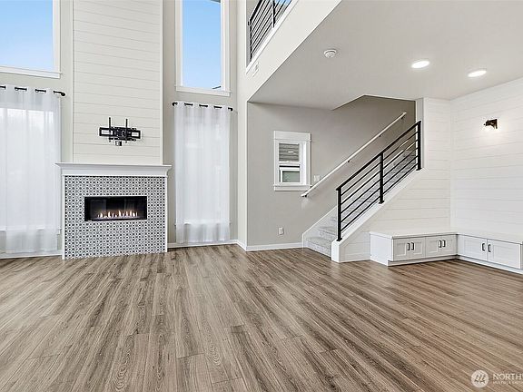 3rd image of 19030 133rd Street E
