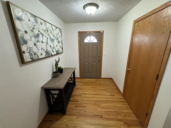 3rd image of 1531 Springwood Dr