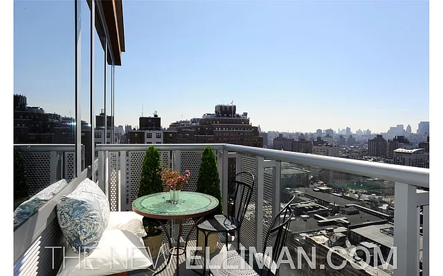 Sold by Douglas Elliman | media 25