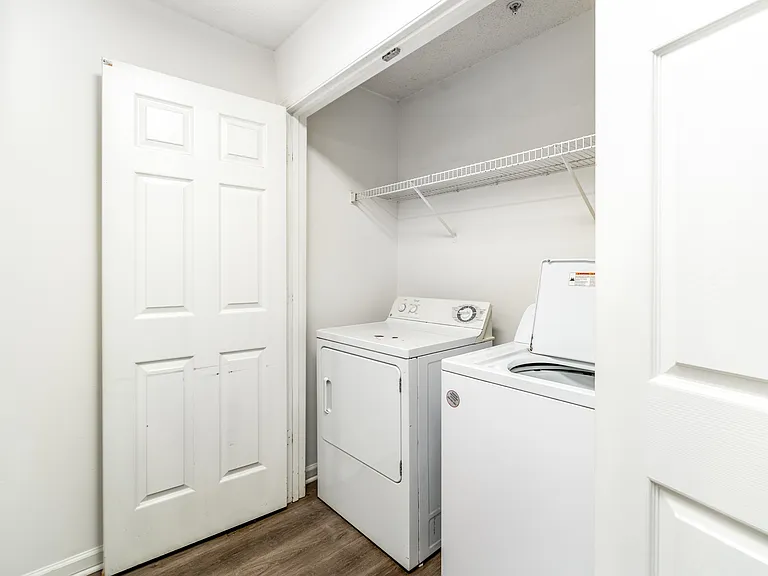 Reynolds Place Apartments — Photo 93