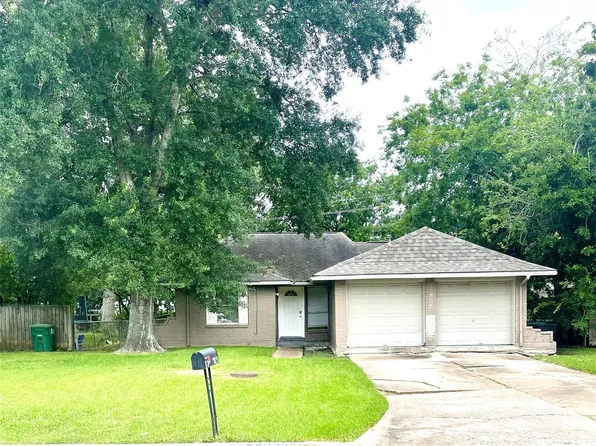 11906 Binghampton Dr, Houston, TX 77089