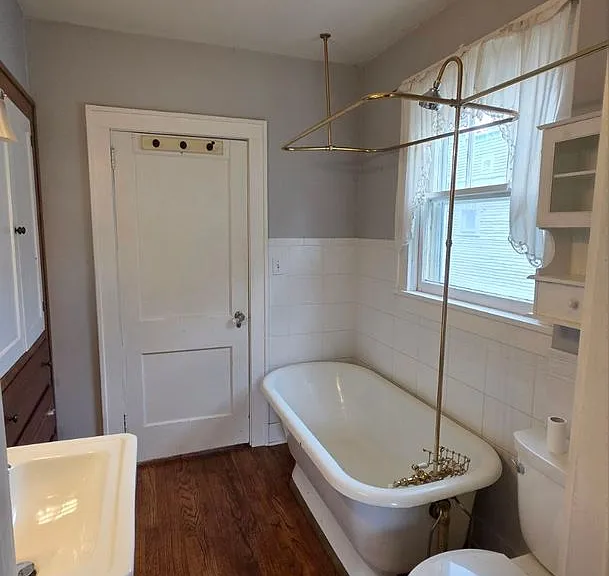 Beautiful 2BR 1BA unit w/ Covered Porch in Downtown Liberty — Photo 6