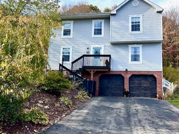 1214 Sandstone Ct, Tarentum, PA 15084