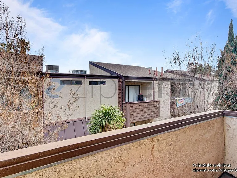 320 McHenry Rd #10 — Photo 15
