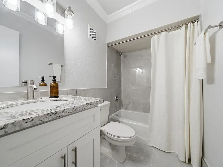 928 Ferry Rd — Photo 5