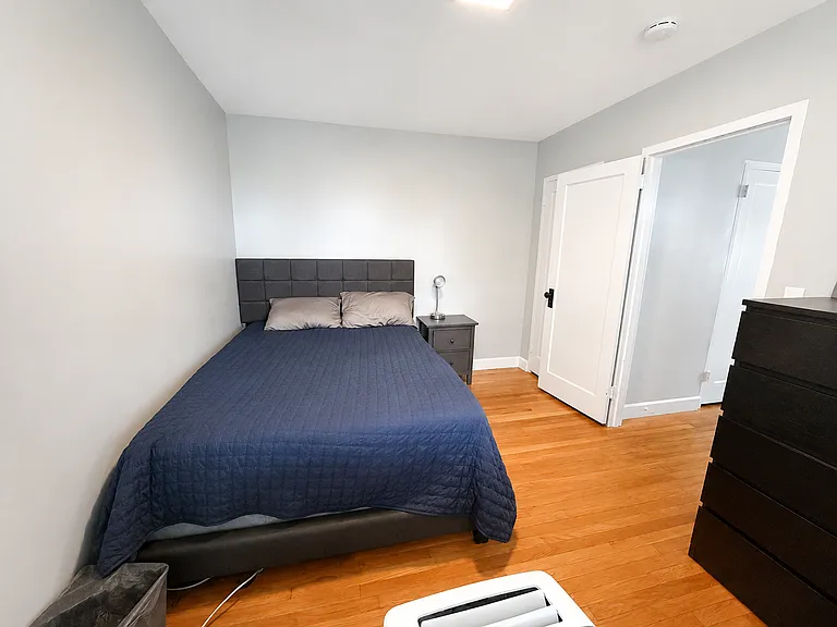 135 Farragut Rd #18 — Photo 10