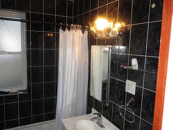 5th image of 2301 S 59th Ct