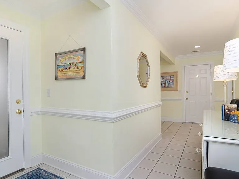18 E Greensboro St #A — Photo 31