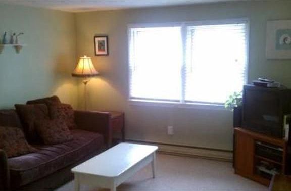 3rd image of 11 Pine St