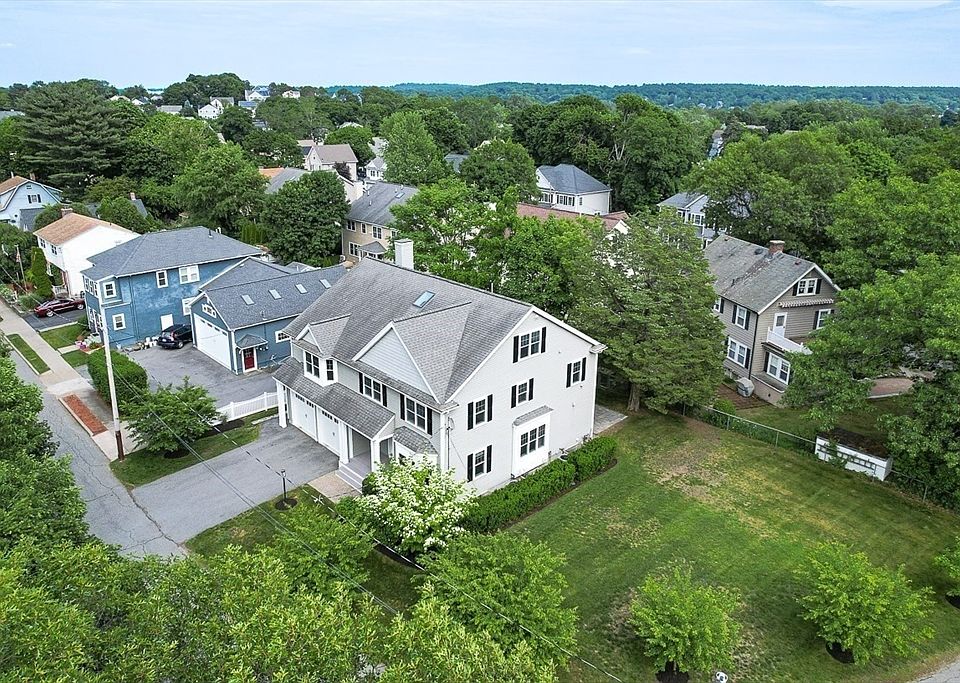 2nd image of 49 Sheridan Cir