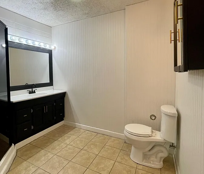 9505 Eastern View Trl — Photo 17